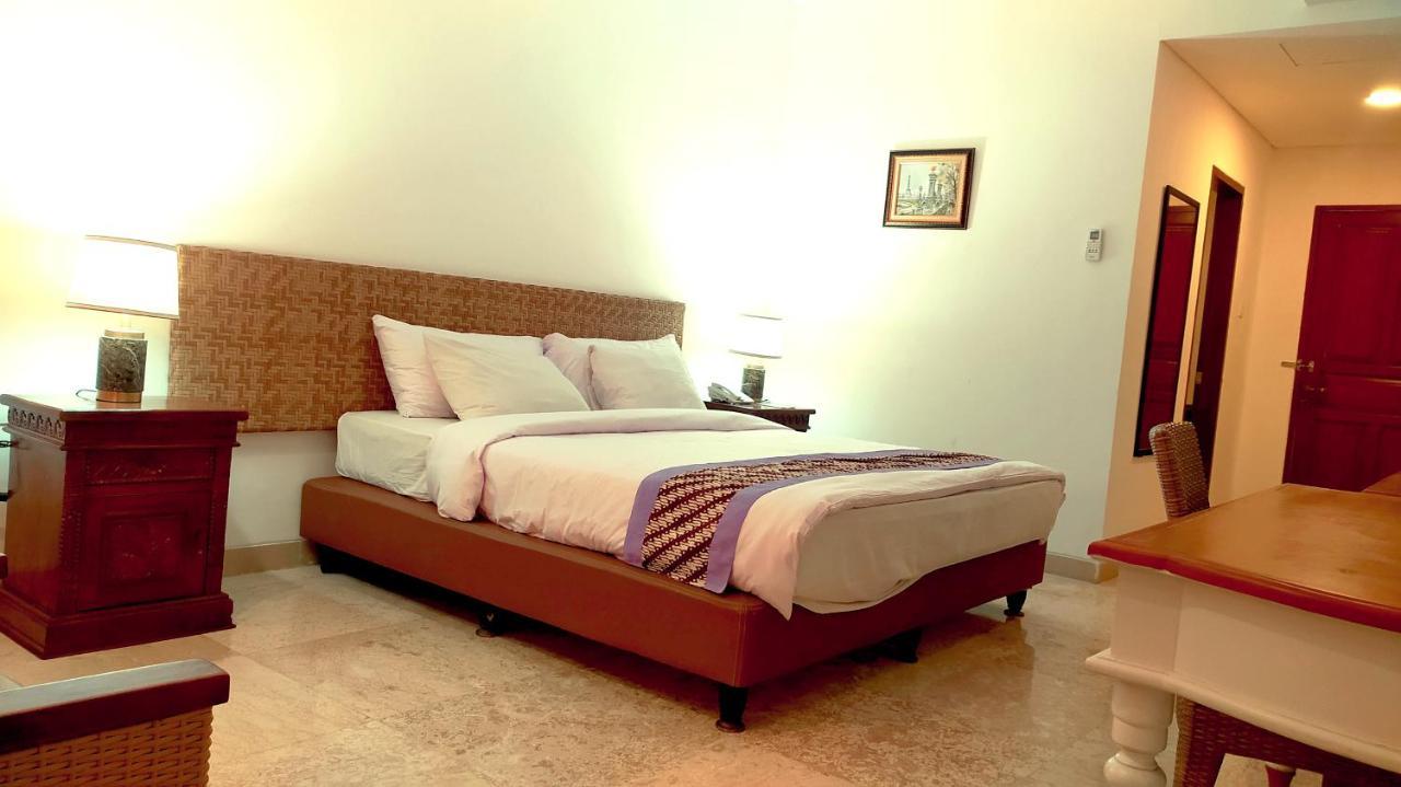 Puri Lovina Otel Dış mekan fotoğraf