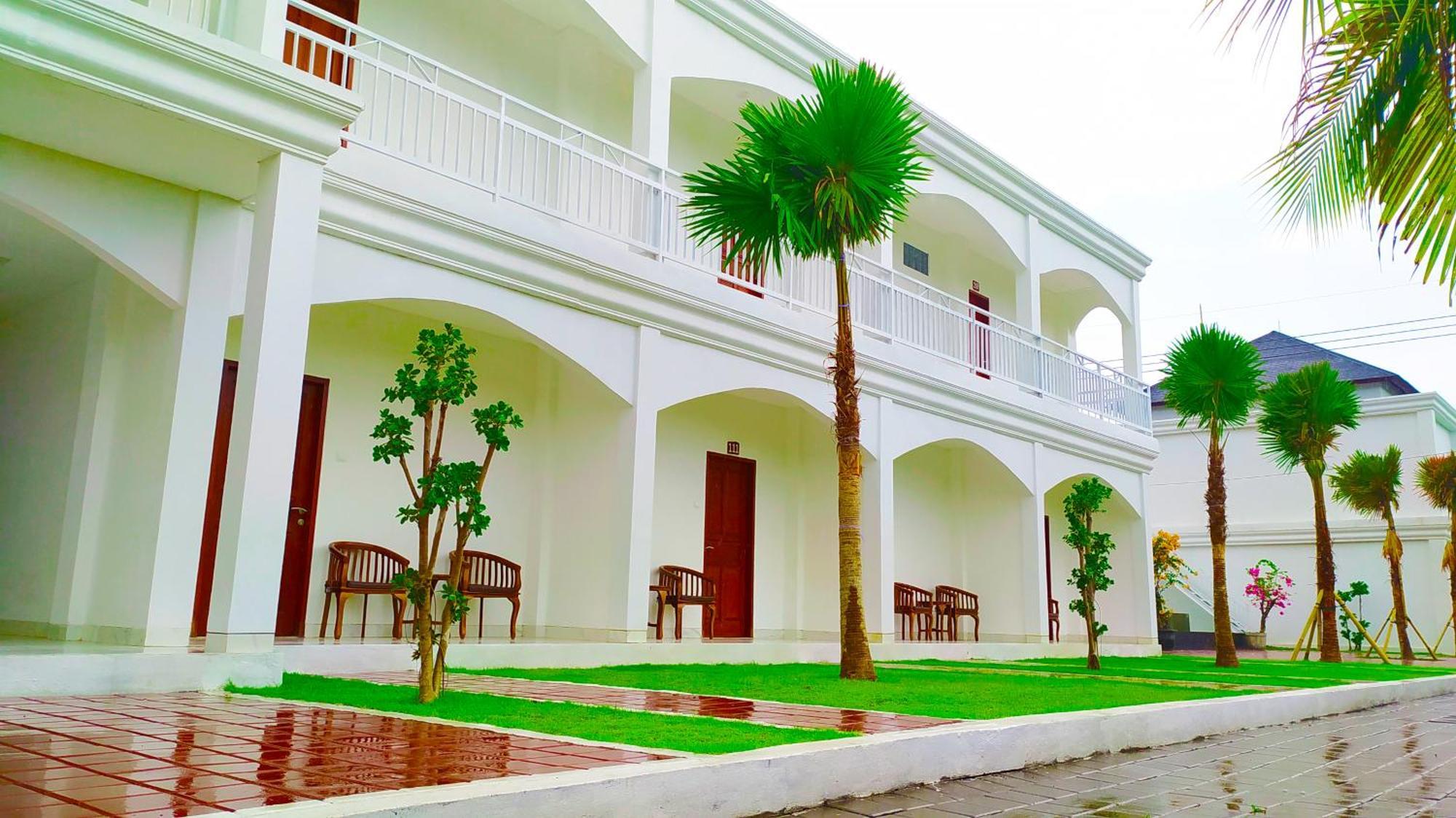Puri Lovina Otel Dış mekan fotoğraf