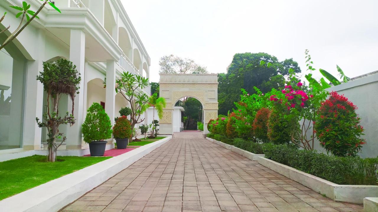 Puri Lovina Otel Dış mekan fotoğraf