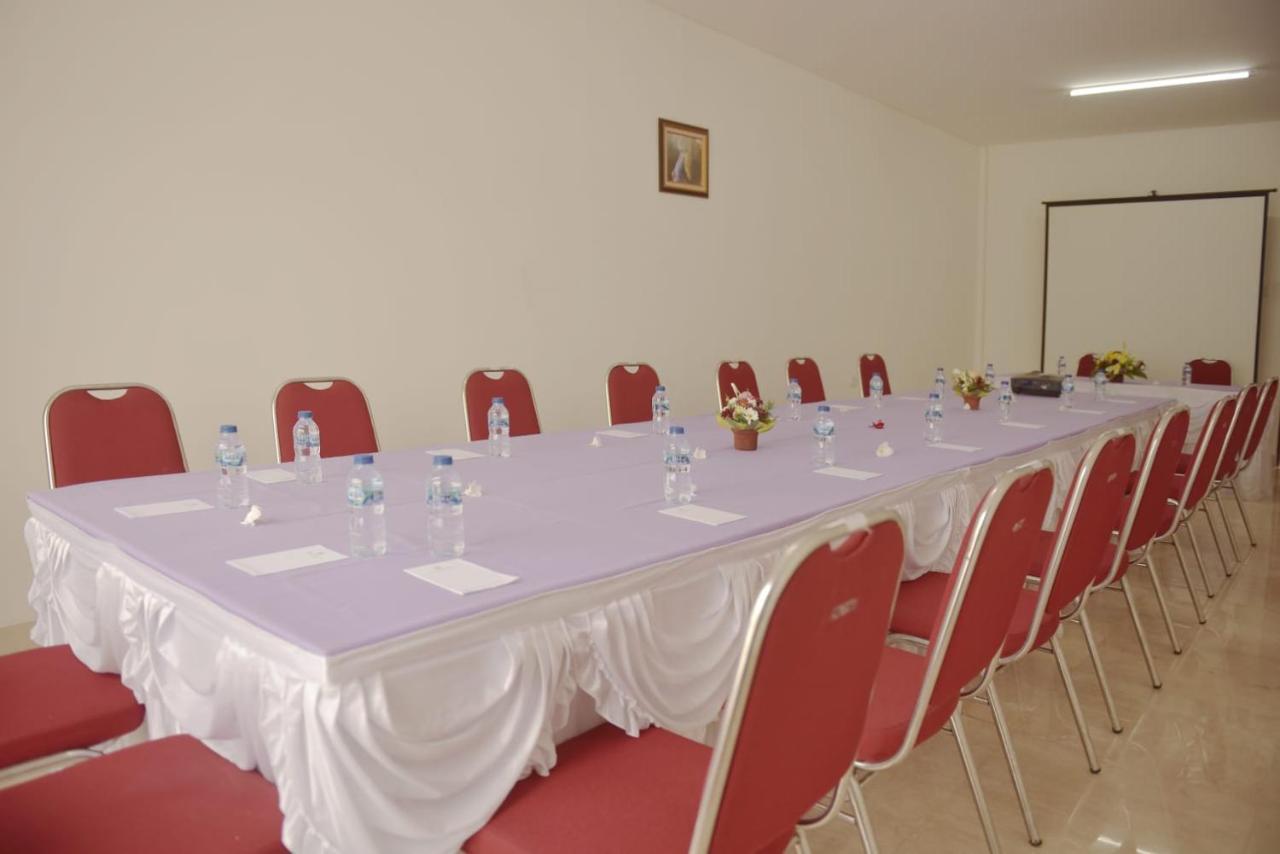 Puri Lovina Otel Dış mekan fotoğraf