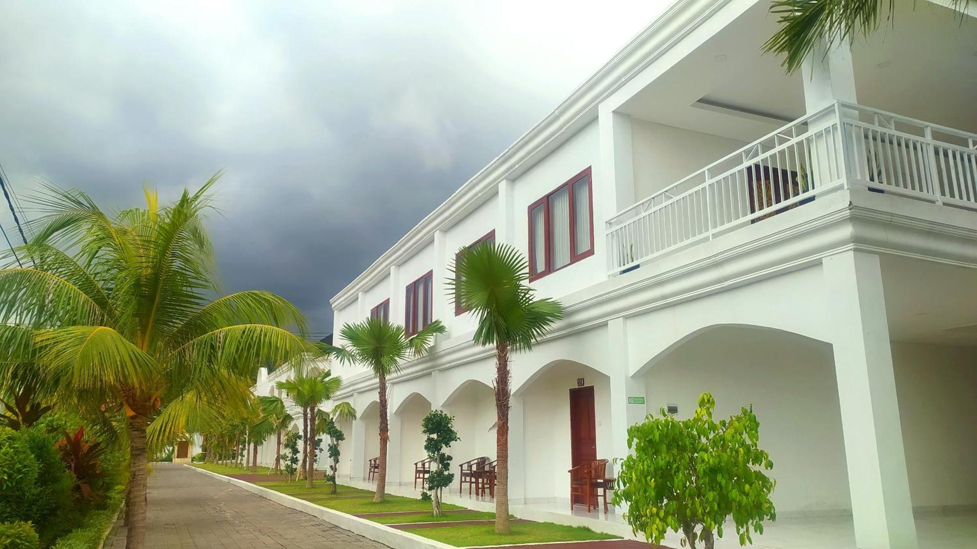 Puri Lovina Otel Dış mekan fotoğraf