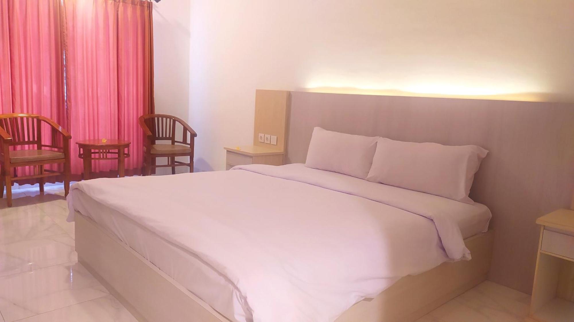 Puri Lovina Otel Dış mekan fotoğraf