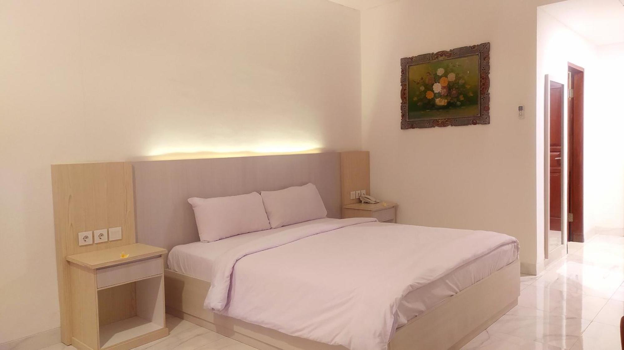 Puri Lovina Otel Dış mekan fotoğraf