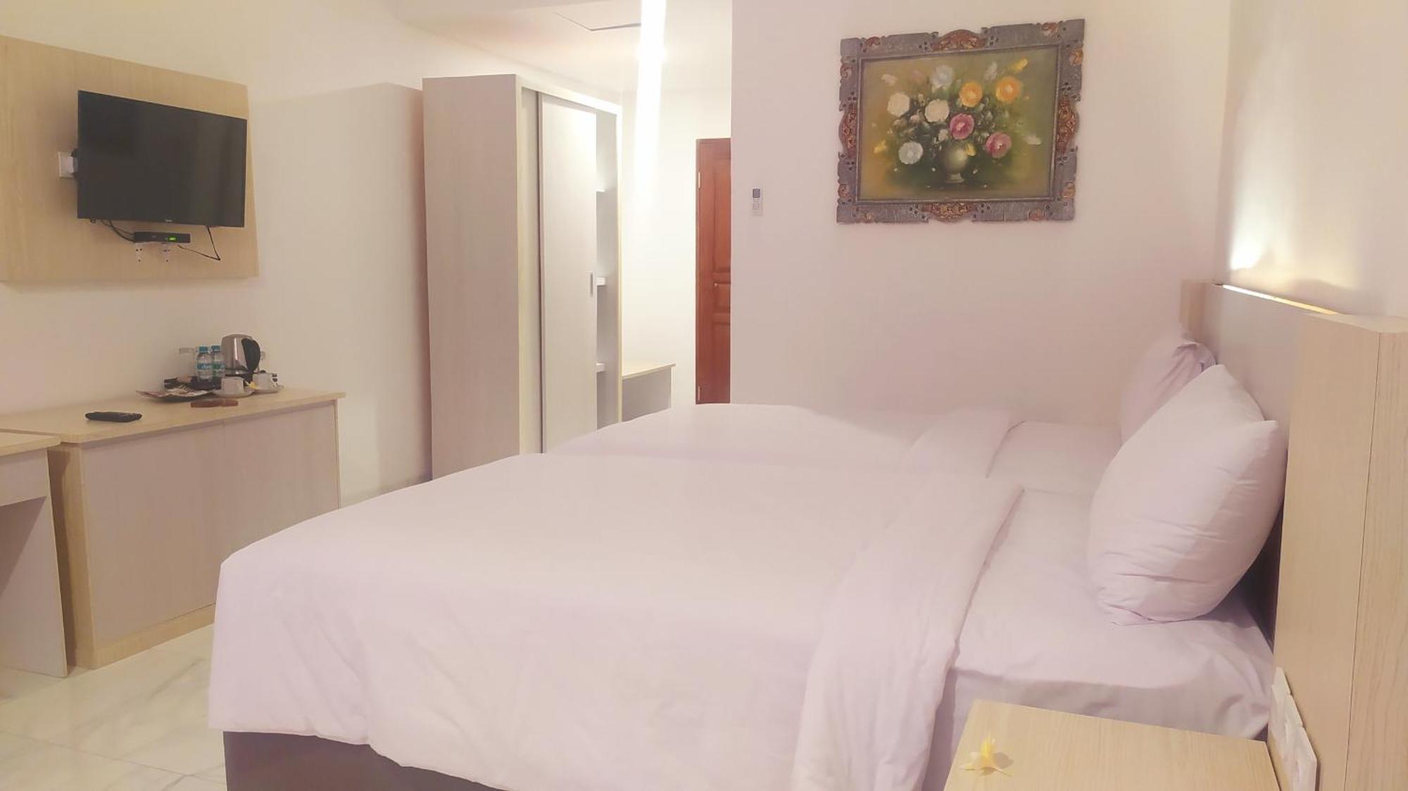 Puri Lovina Otel Dış mekan fotoğraf