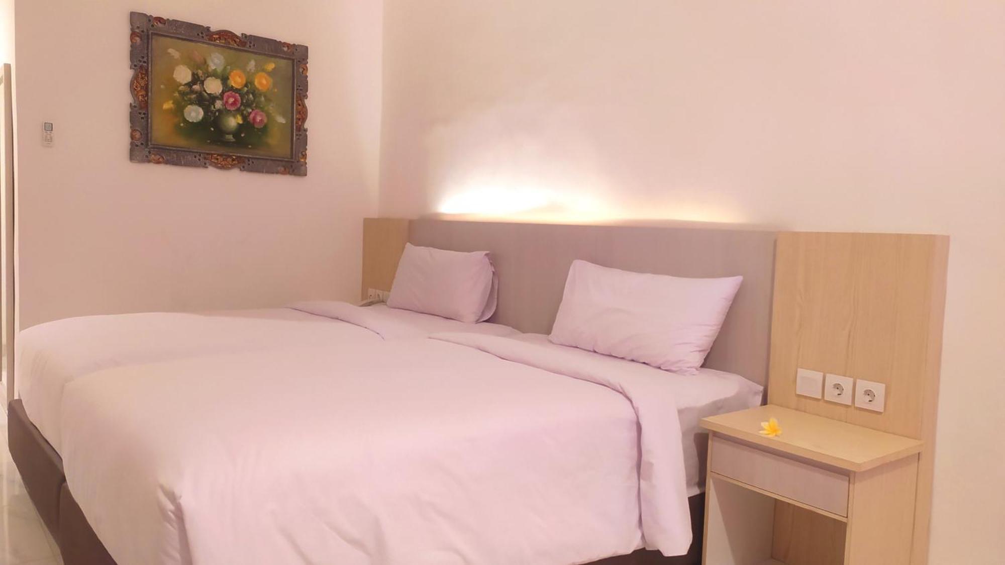 Puri Lovina Otel Dış mekan fotoğraf