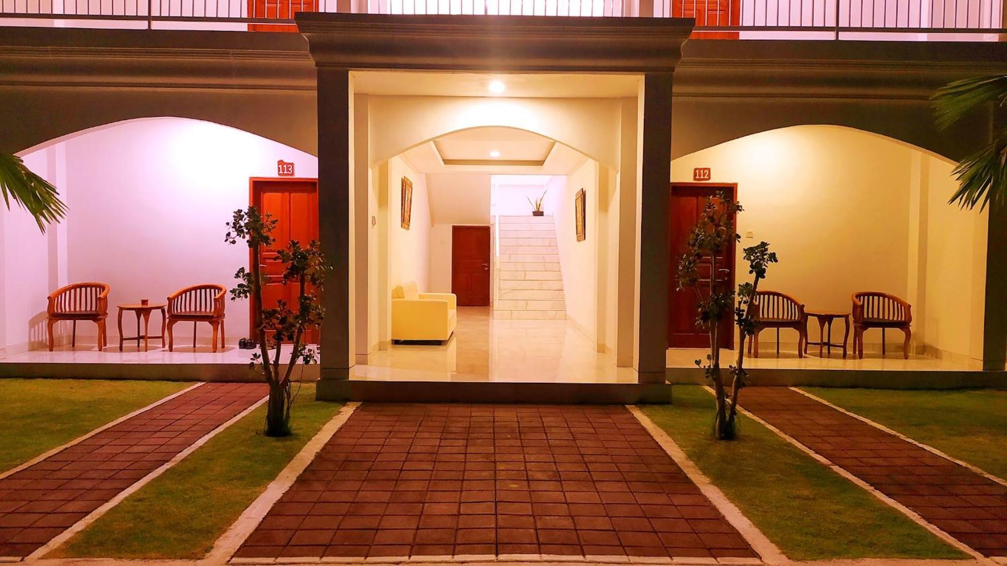 Puri Lovina Otel Dış mekan fotoğraf